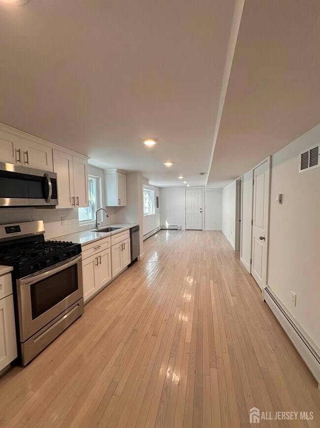 Building Photo - 42 S Louis St