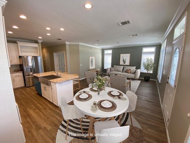 Building Photo - 5307 Camelot Dr E