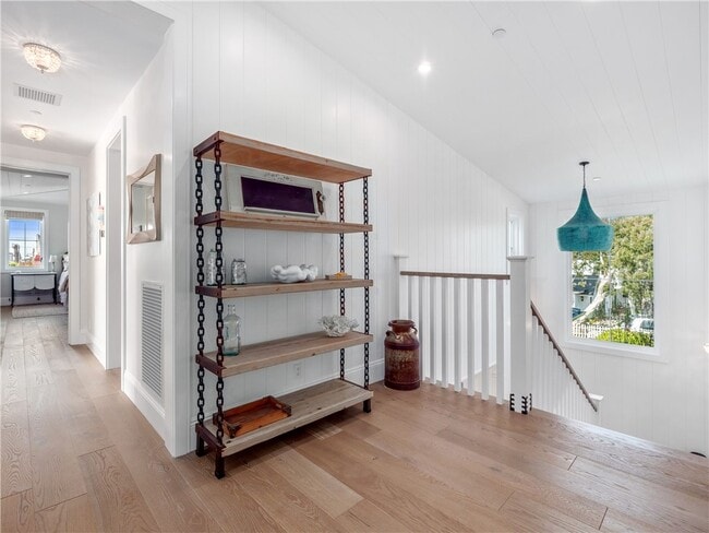 Building Photo - 3403 Laurel Ave