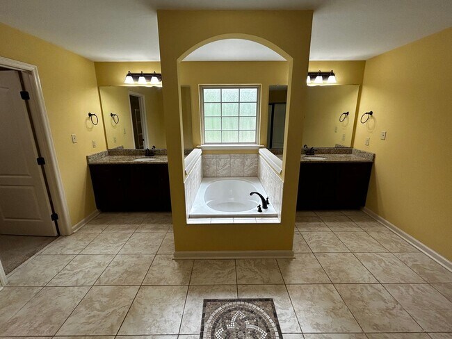 Building Photo - 1521 Baldwin Lakes Dr