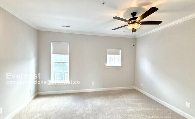 Building Photo - Beautiful 1 Bed, 1 Bath Apartment with Mod...