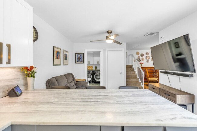 Building Photo - 2776 SW 15th St