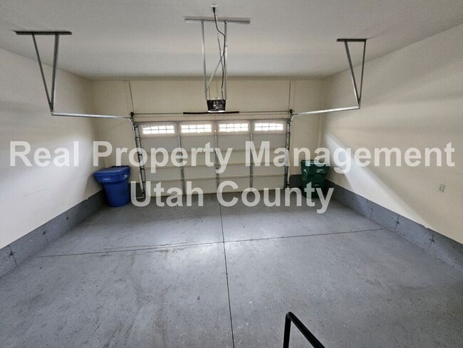 Building Photo - 950 N 940 W