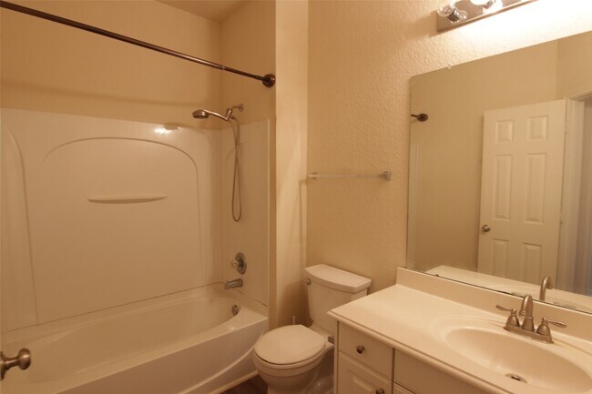 Building Photo - 2715 Hidden Bay Ct