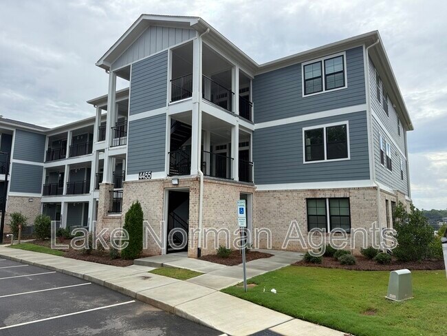 Building Photo - 4455 Reed Crk Dr