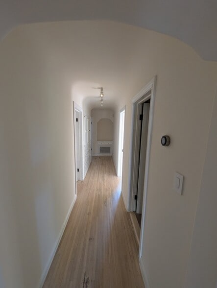 Building Photo - 1123 S Crescent Heights Blvd