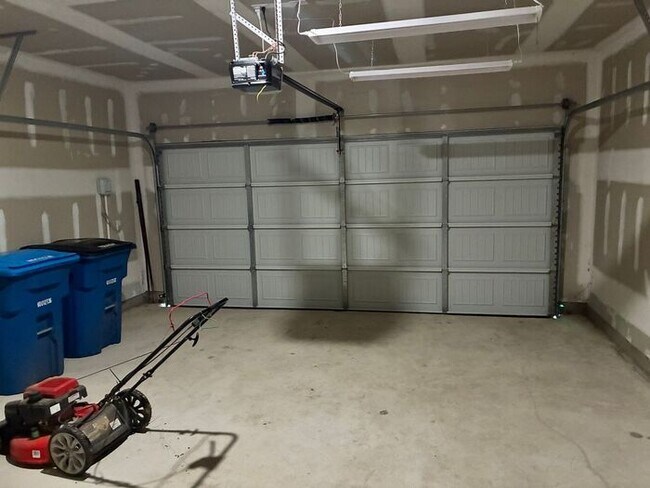 Building Photo - 3BR/2BA w/ Fenced Yard + Assigned Parking in Liberty Hill, TX