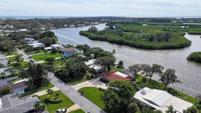 Building Photo - 778 Nassau Rd