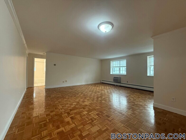 Building Photo - 32 Worthen Rd