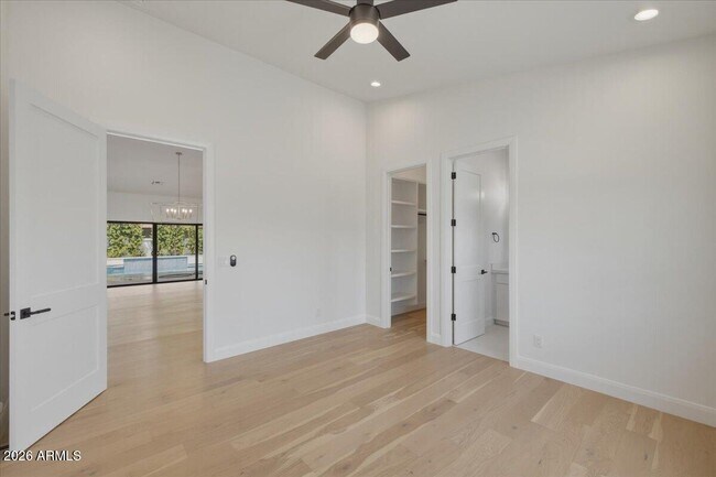Building Photo - 6050 E Hollyhock St