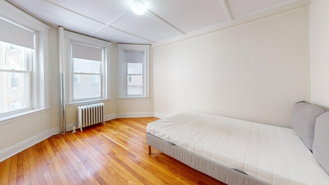 Building Photo - 1165 Boylston St