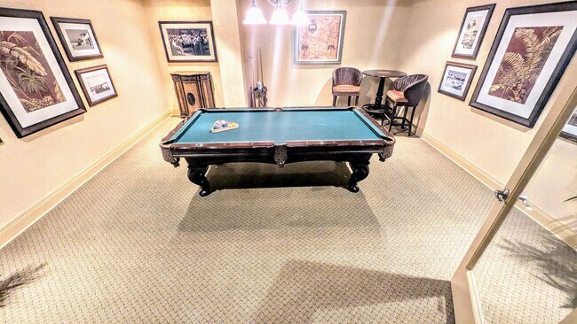 Building Photo - Annual Unfurnished 2/2 Condo in Downtown S...
