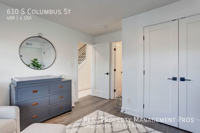 Building Photo - Stunning Corner Townhouse, Old Town Alexan...