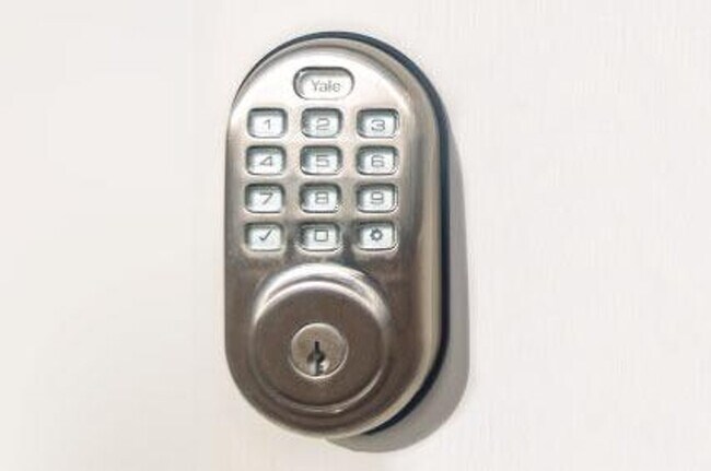 Building Photo - 2548 SW 13th St