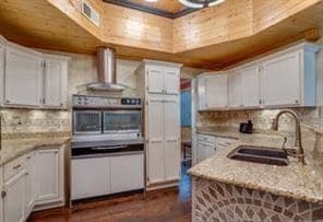 Building Photo - 266 Slaughter Ln