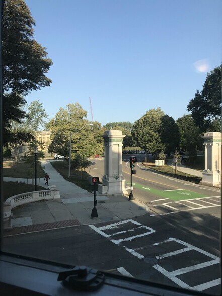 Building Photo - 90 Westland Ave