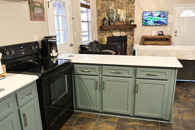 Building Photo - Move In Ready!!