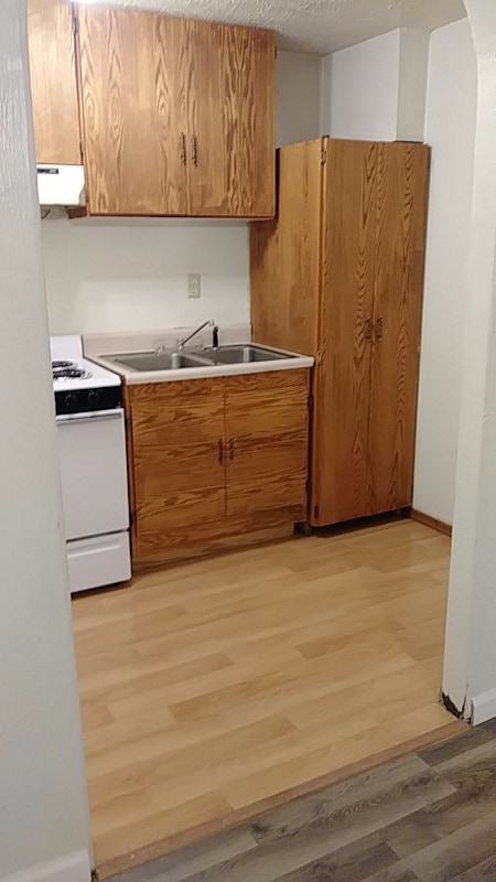 Building Photo - 1504 10th Ave