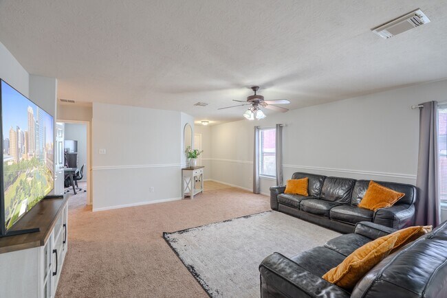 Building Photo - 914 Parsonfield Ct