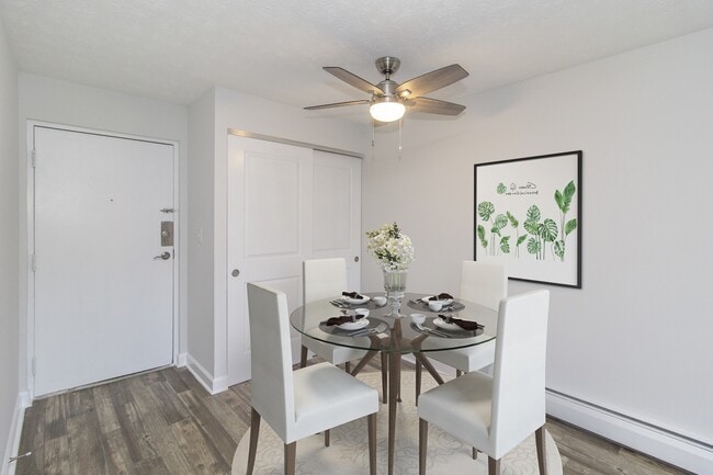 Building Photo - Twin Pines