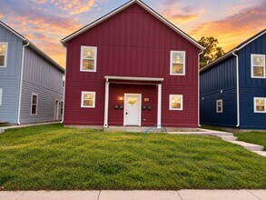 Building Photo - 1842 Gent Ave