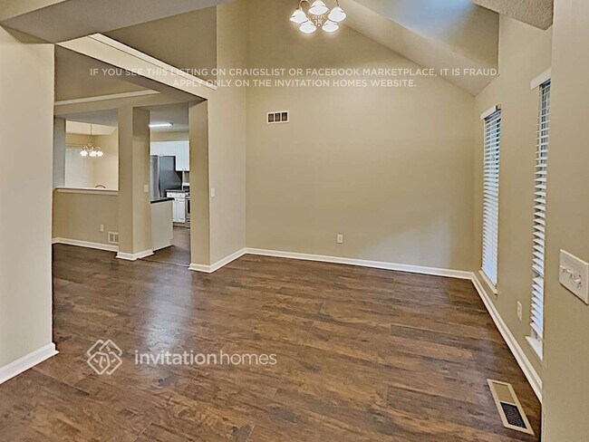 Building Photo - 520 Bone Cir