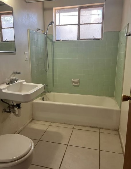 Building Photo - 2541 E Elm St