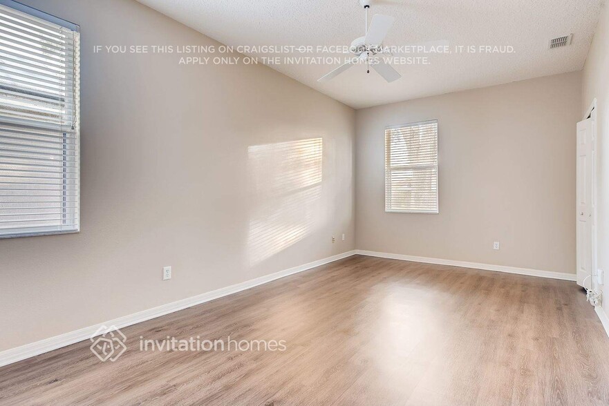 Building Photo - 4843 Lorraine Way
