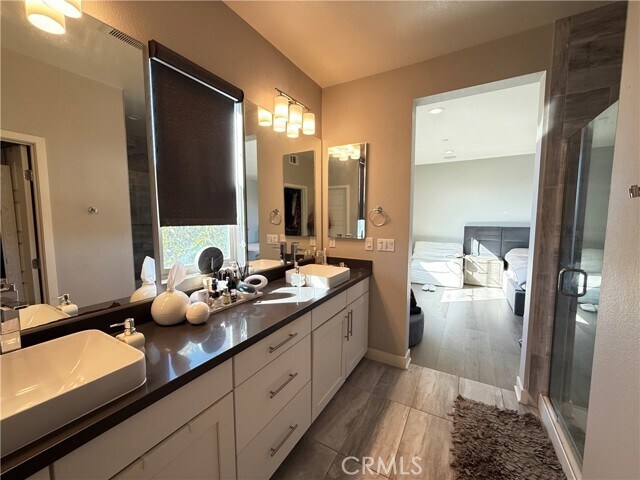 Building Photo - 101 Interval