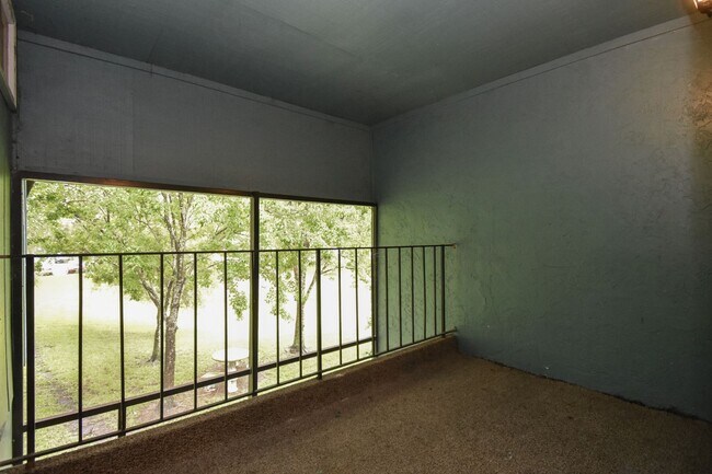 Building Photo - 501 SW 75th St