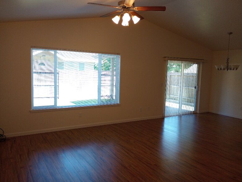 Building Photo - 1317 NW Conklin Ave