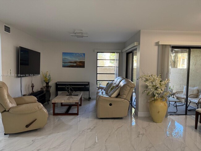 Building Photo - 9015 SW 125th Ave