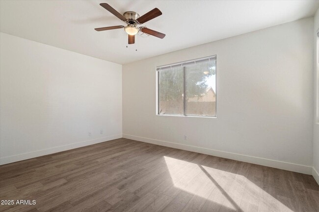 Building Photo - 12565 W Apodaca Dr