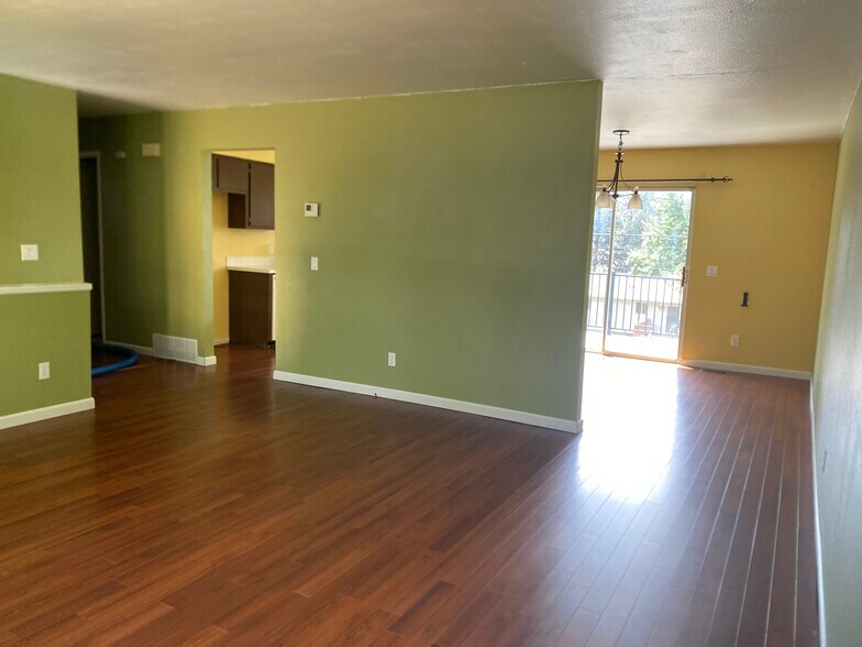 Family Room access to dining and Kitchen - 1825 NW Kenny St