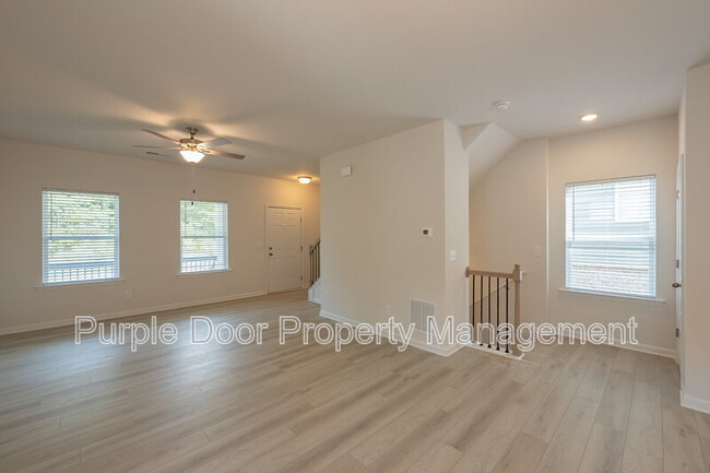 Building Photo - 1672 Eagle Dr