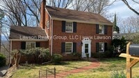 Building Photo - Lovely 4 Bedroom 3 Bath Home in South Roanoke