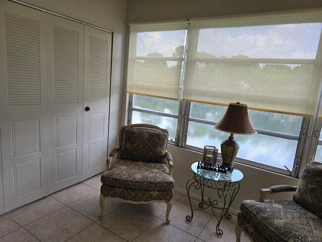 Building Photo - 143 Lake Barbara Dr