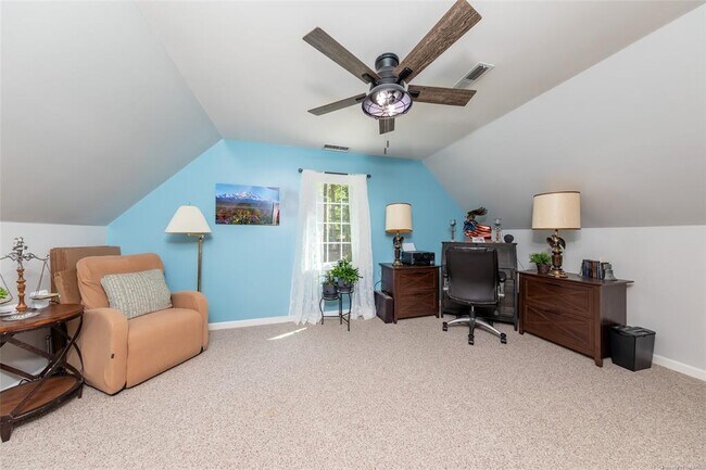 Building Photo - 120 Timberwood Dr