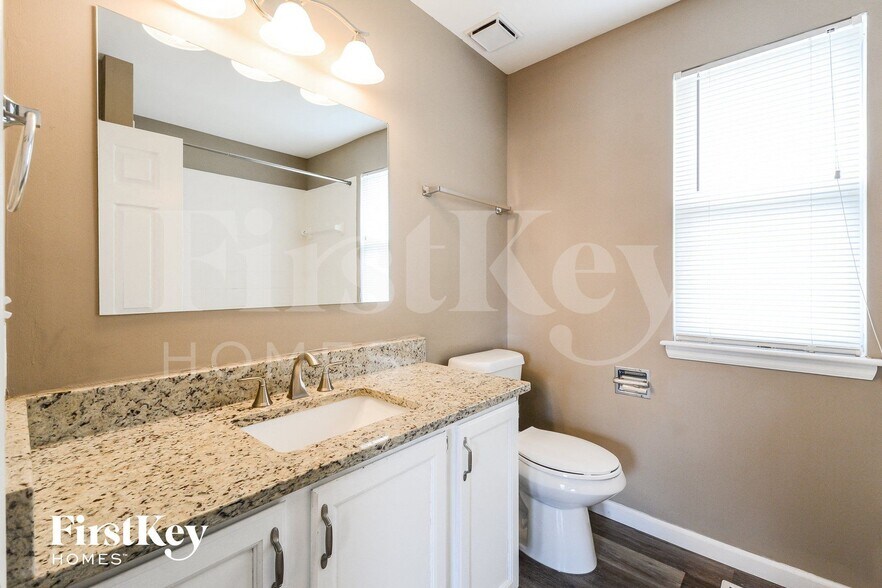 Building Photo - 3081 Willow Creek Estates Ct