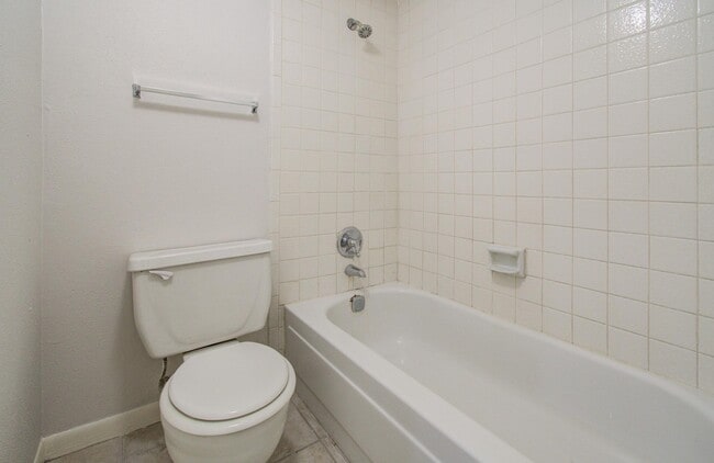 Building Photo - 10110 Forum W Dr