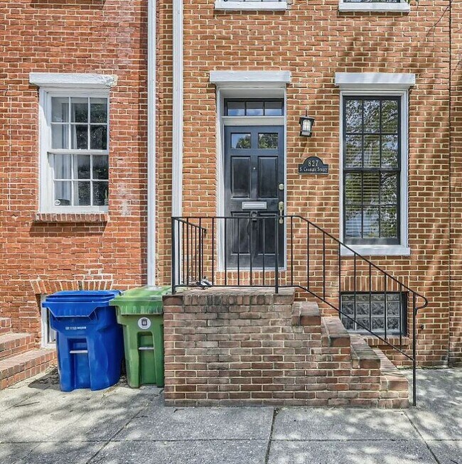 Building Photo - 827 S Charles St