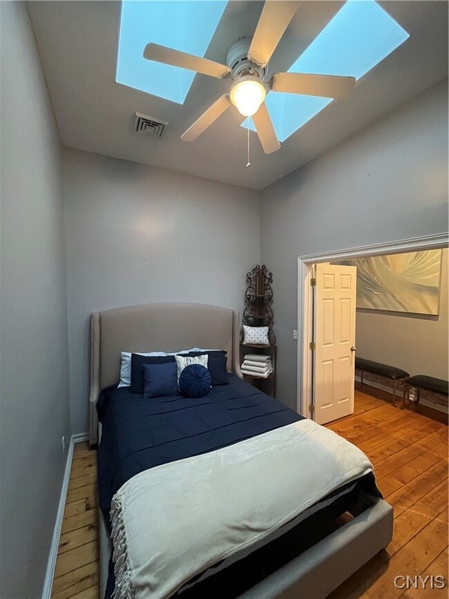 Building Photo - 2 W Park Row