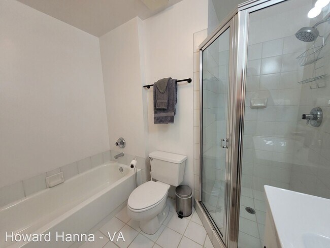 Building Photo - 1 br, 1 bath House - 230 W. Tazewell Stree...