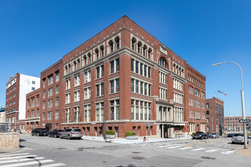 Building Photo - 612 Central St