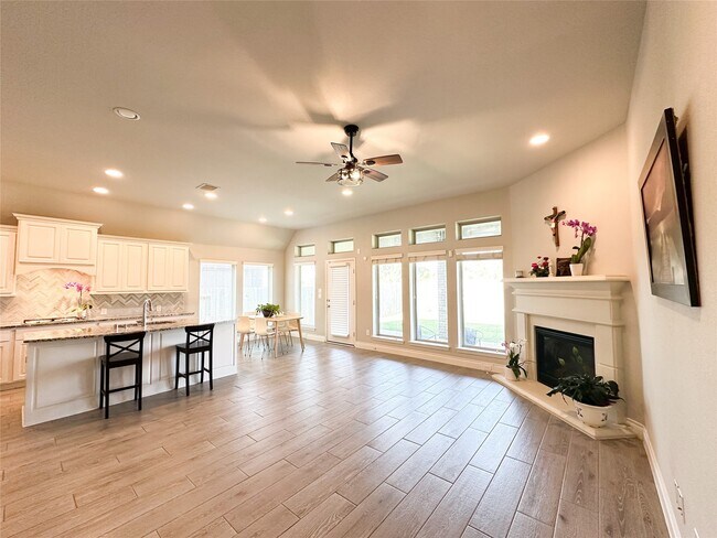 Building Photo - 15 Eden Hollow Ln