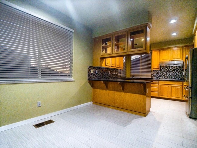 Building Photo - 15 Parkridge Cir