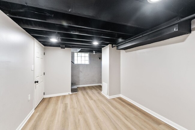 Building Photo - Charming 2-Story Home with Modern Updates ...