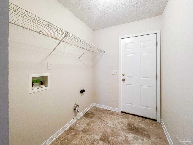 Building Photo - 2533 Jibe Dr