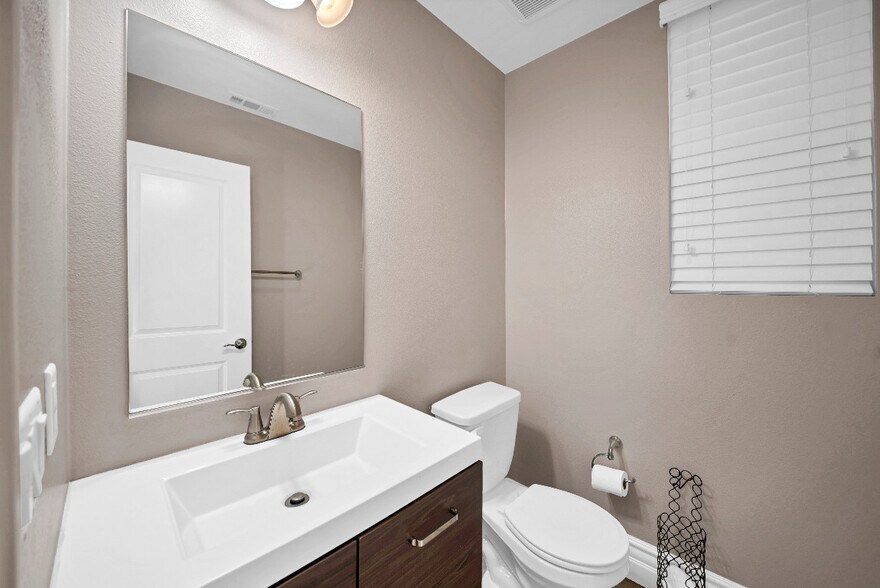 Building Photo - 4367 Amanecer Dr