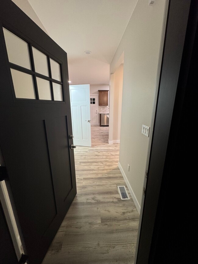 Building Photo - 1899 S Alliance Country Dr